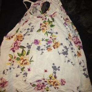 Size small floral Crop tank by mind code.